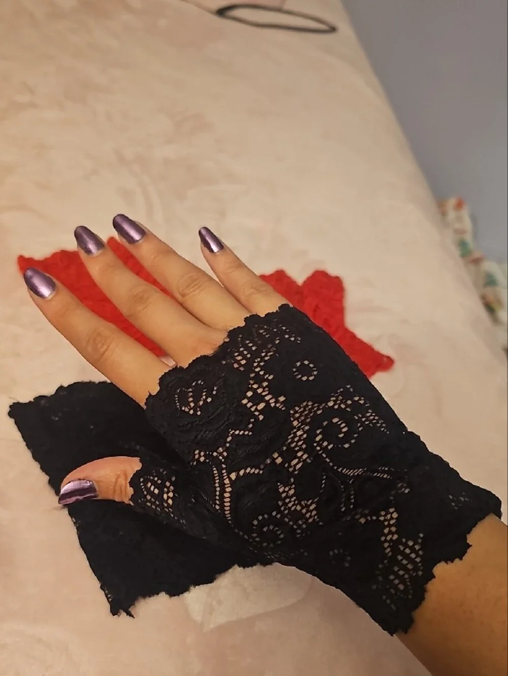 Lace Fingerless Gloves - Black & Red